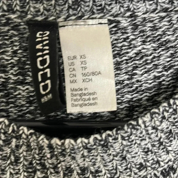 H&M | Static Crewneck Sweater | Sz XS - Picture 3 of 5